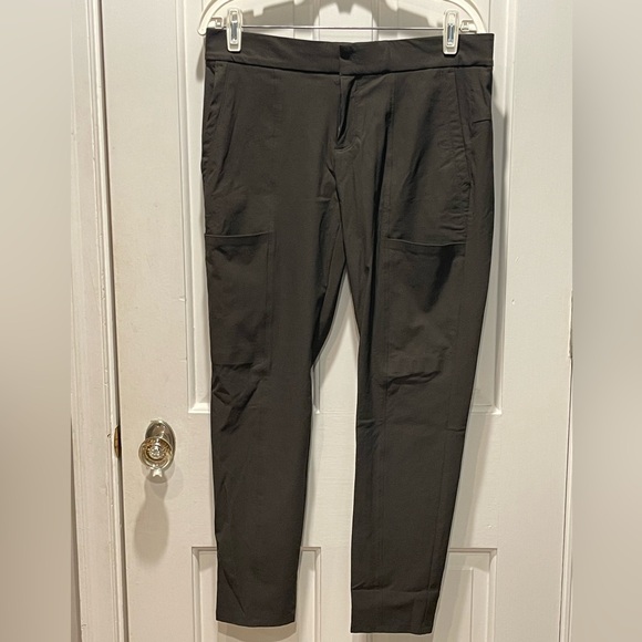Athleta Wander Stash Skinny Pant Dark Olive Size 8P Multipurpose Great Stretch - Picture 1 of 3